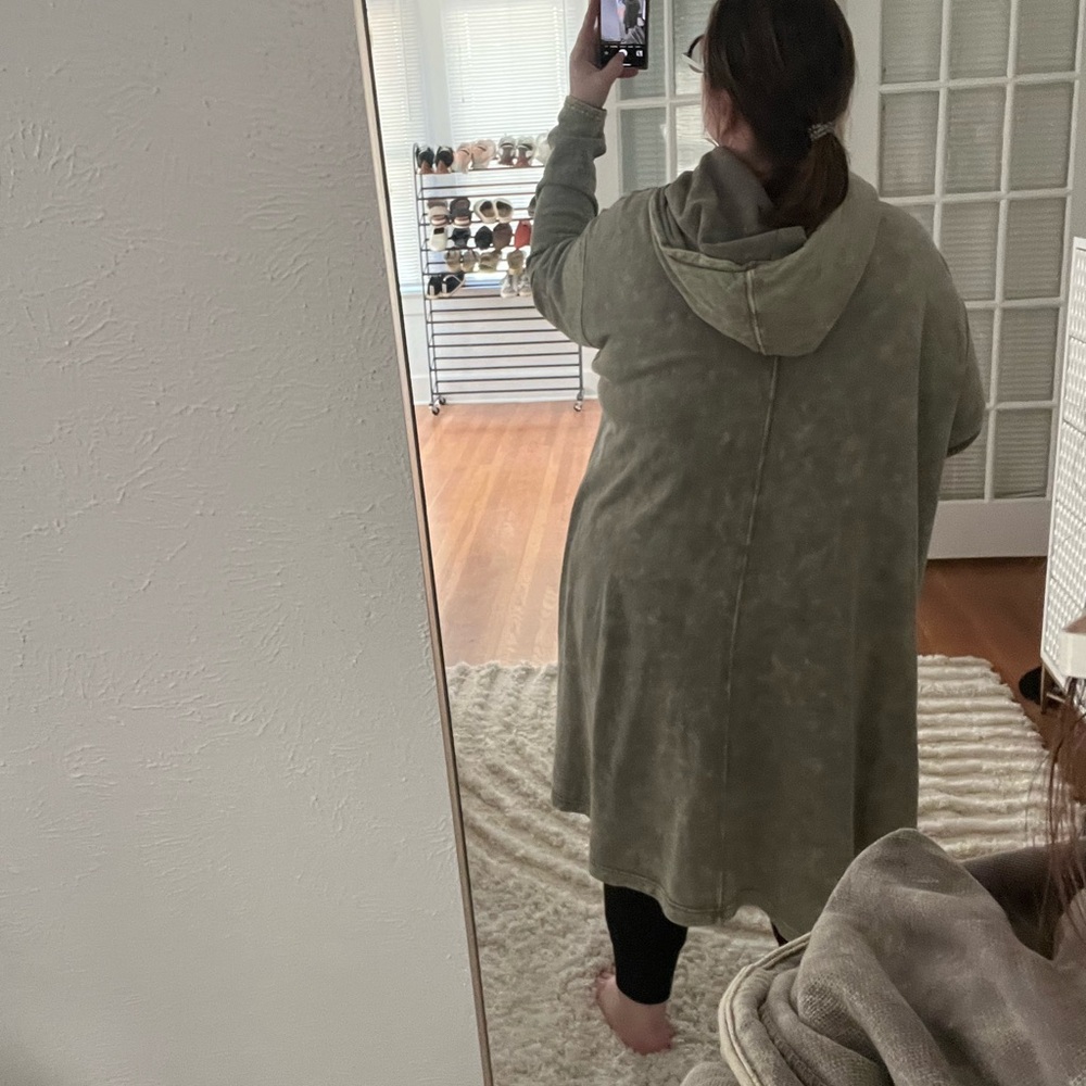 Free People Extreme Washed Hoodie Heathered green in L - Picture 3 of 9